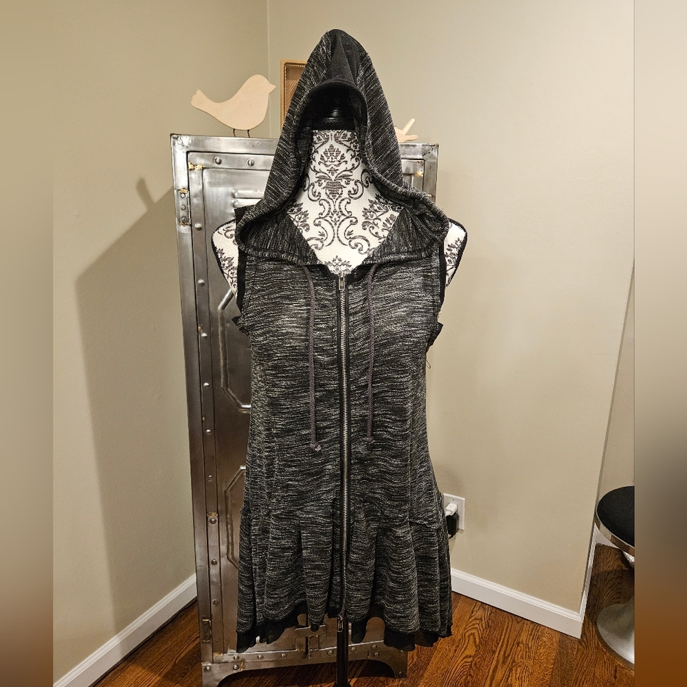 Murmur Zip Up Sleeveless Hooded Tunic Top